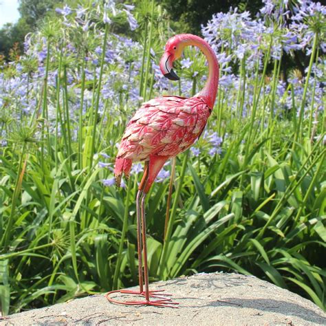 Metal flamingo garden statue - wisesalo