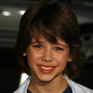 Uriah Shelton - Age, Family, Bio | Famous Birthdays