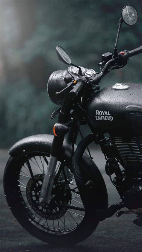 Royal Enfield Classic 350 Bs6 Stealth Black Hd Wallpaper Download ~ Red 350 Stealth Classic ...