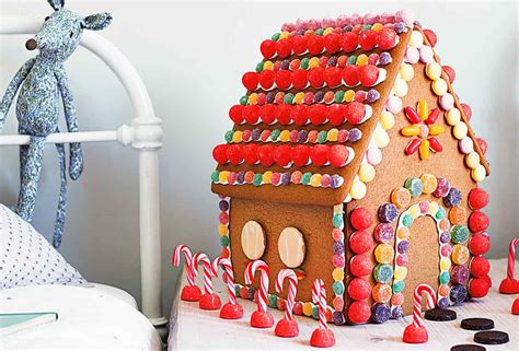 How To Make A Gingerbread House Recipe | Leite's Culinaria