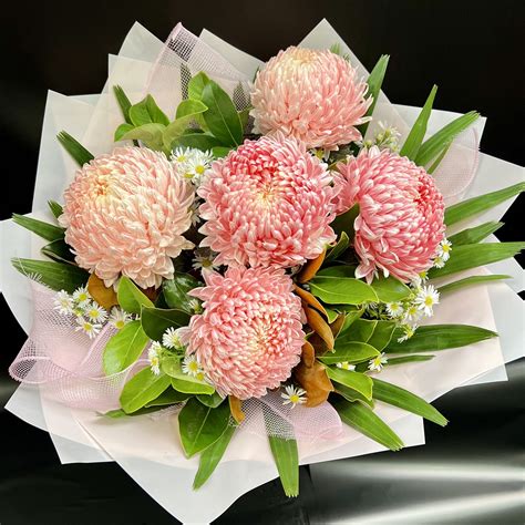 Mum Chrysanthemum Bouquet - Lavish Flowers Online