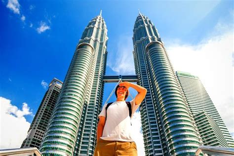 Private Tour: Kuala Lumpur With Petronas Twin Towers Observation Deck And Batu Caves: Triphobo