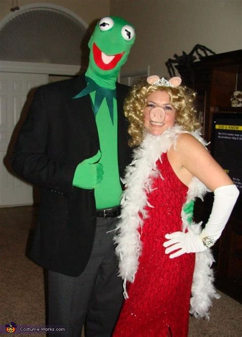 Kermit and Miss Piggy Couple Halloween Costume | Easy DIY Costumes