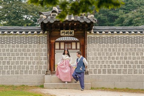 Korean Hanbok Rental & Gyeongbokgung Palace Photoshoot