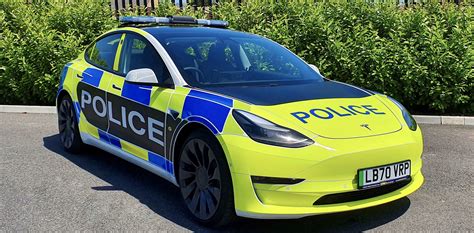 Tesla built its own Model 3-based police car to test the UK emergency ...