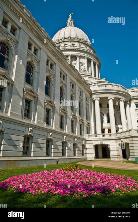 Capitol building in madison wisconsin hi-res stock photography and ...