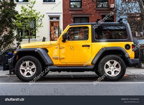 Jeep Wrangler Side: Over 340 Royalty-Free Licensable Stock Photos ...