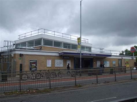 Northolt Underground Station (Ealing, 1948) | Structurae