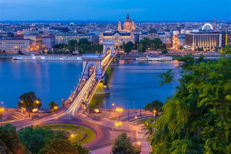 Local's Guide to Budapest Castle District: The Best Things to Eat and Do