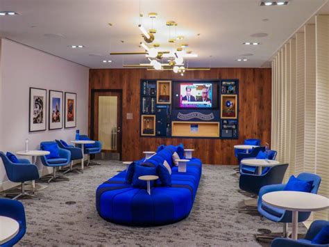 Top 62+ imagen american express lounge locations - abzlocal fi