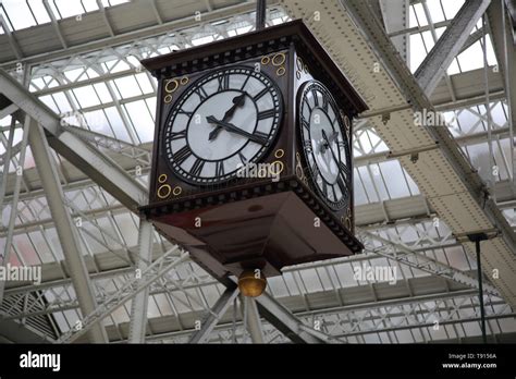 Glasgow central station clock hi-res stock photography and images - Alamy