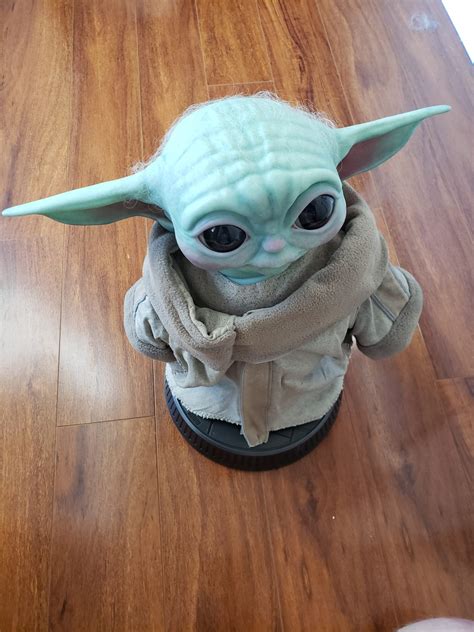 The Child (Baby Yoda) Life-Size Figure by Sideshow Collectibles Has Arrived