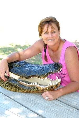 Liz from Swamp People | Swamp people, Louisiana swamp, Swamp