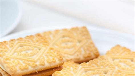 Mary Berry Custard Creams | British Chefs Table