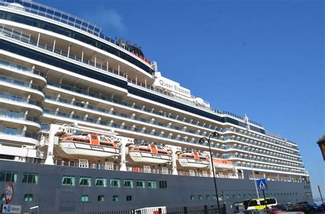 Queen Elizabeth - description, photos, position, cruise deals