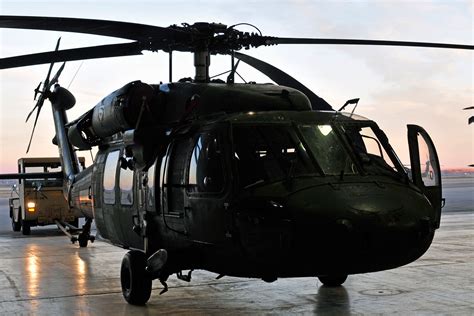 UH-60A/L Black Hawk Helicopter | Military.com