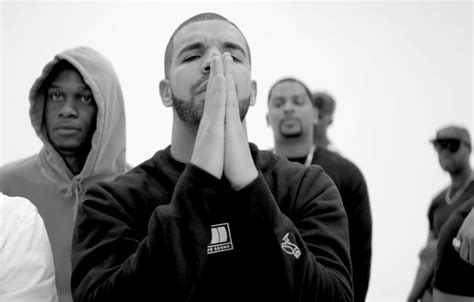 Drake Plays Many Characters In His ‘Energy’ Video – VIBE.com