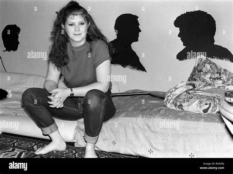 Kirsty maccoll 1981 hi-res stock photography and images - Alamy