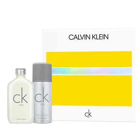 Calvin Klein ck One Eau de Toilette Gift Set Eau de Toilette 100ml & Deodorant Body Spray 150ml ...