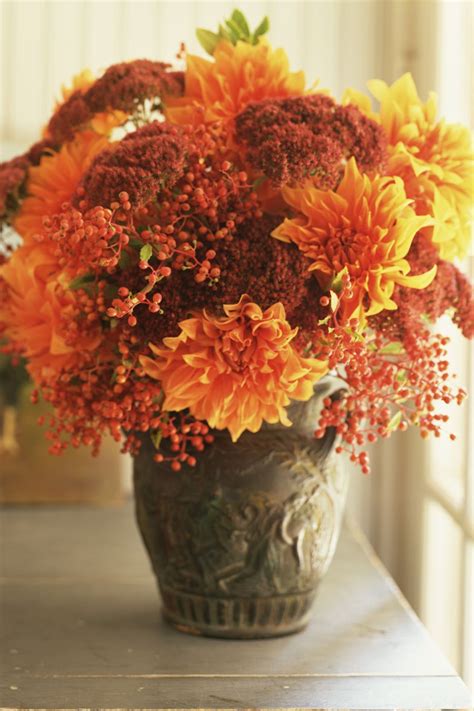 From Simple to Dramatic, These 38 Fall Flower Arrangements Capture the Autumn Mood | Fall flower ...