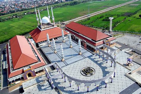 Masjid Agung Jawa Tengah Destinasi wisata religi di Jawa Tengah ...