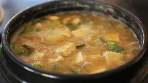 Doenjang-jjigae (Fermented soybean paste stew) recipe by Maangchi