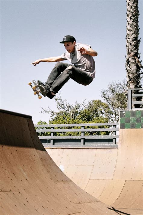 Skateboarding Tricks Wallpaper