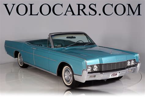 1967 Lincoln Continental | Volo Museum