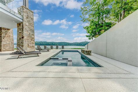 $11 Million Lakefront New Build In Tennessee (PHOTOS)