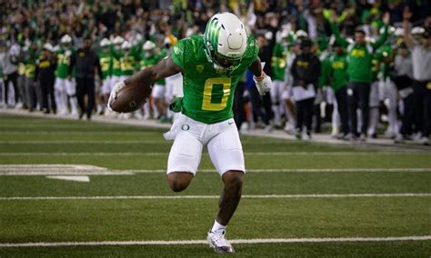 PFF says Oregon’s Bucky Irving was a Top 10 running back in 2022