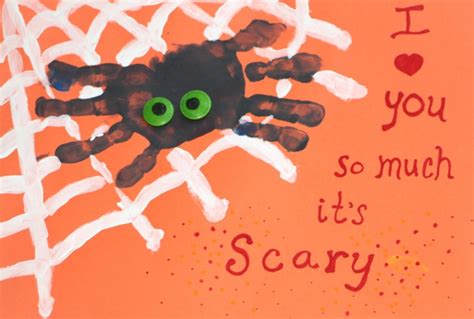 Easy Handprint Spider Craft for Halloween - Mommy's Bundle