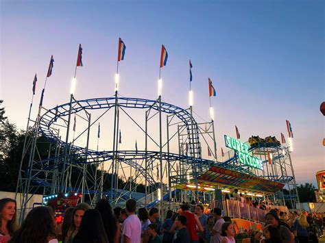 Super Cyclone Roller Coaster - Dreamland Amusements