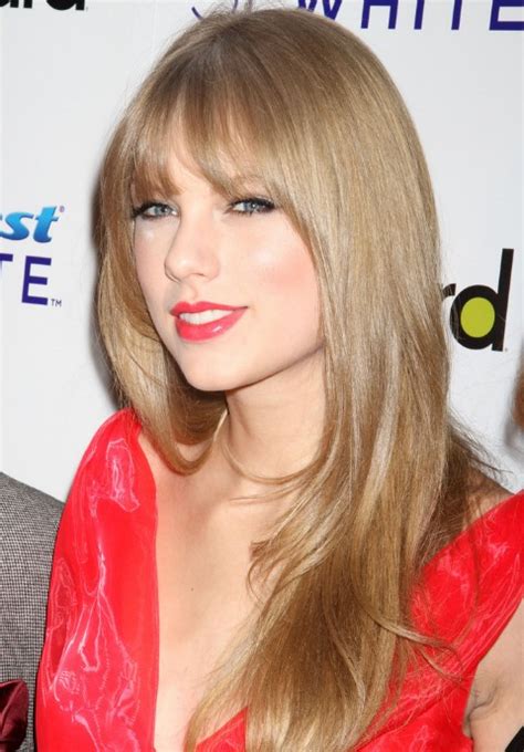 Taylor Swift Long Blonde Straight Hairstyle with Bangs - Hairstyles Weekly