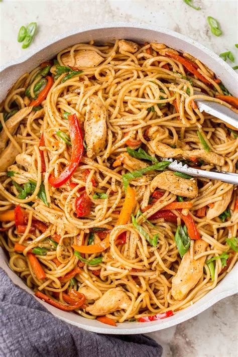 Quick and EASY homemade Chicken Lo Mein Recipe! Soft egg noodles loaded ...