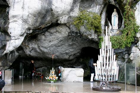 File:Grotto of Lourdes - Lourdes 2014 (3).JPG - Wikimedia Commons