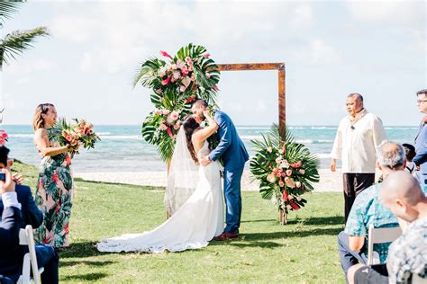 The Aisle Guide | 13 Hawaiian Wedding Traditions