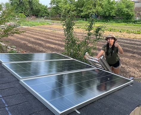 Students build solar refrigerator for Chicago nonprofit | College of Engineering | University of ...