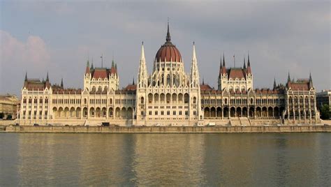 bne IntelliNews - Only Hungary and Russia heading for recession in 2023 as Emerging Europe shows ...