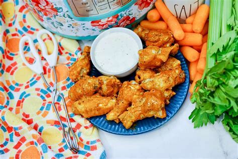 How to Make Buffalo Instant Pot Chicken Wings