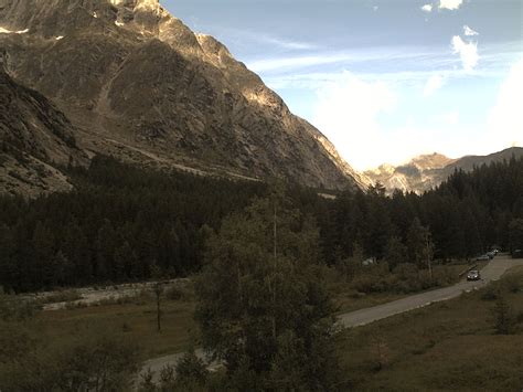 Webcam COURMAYEUR - Immagini e video in Tempo Reale sempre aggiornate | Centro Meteo Italiano