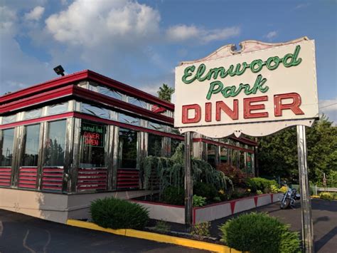 Elmwood Park Diner – BURGER DELUXE with Bud and Dan