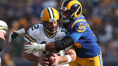 Aaron Donald sacks Rodgers for loss of 9 yards