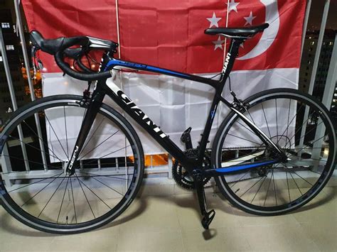 Giant Defy (Carbon frame) with SRAM RED shifter, Sports Equipment ...