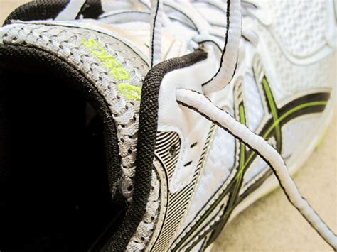 How to tie Running shoes – How to Run a Marathon