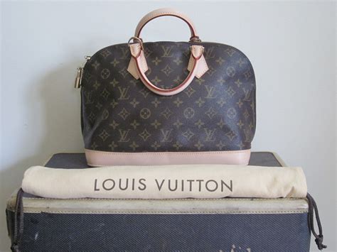 Stylish Vintage Louis Vuitton Alma Bag