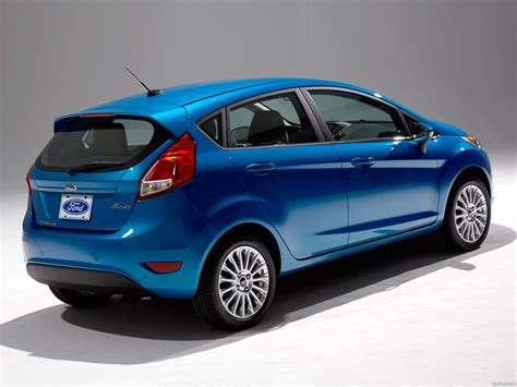 Fotos de Ford Fiesta Hatchback USA 2012