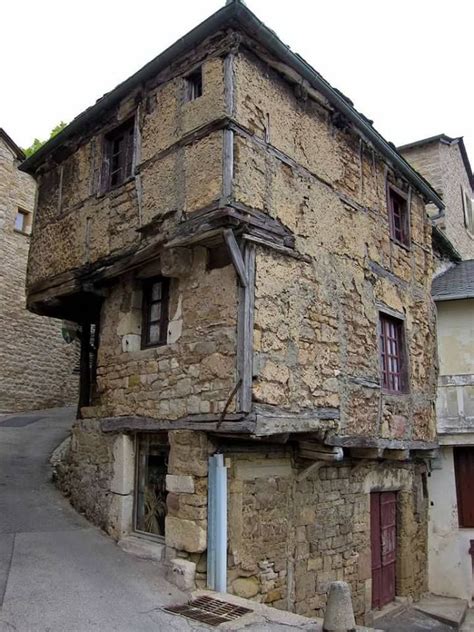 14th century house in Aveyron, France | Houses in france, Old houses, Architecture