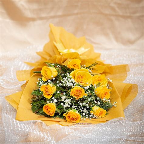 Splendid 10 Yellow Roses Bouquet | Winni