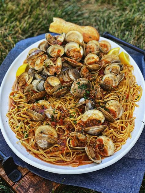 LINGUINE WITH RED CLAM SAUCE | PASTA | EASY RECIPE in 2020 | Easy pasta, Red clam sauce, Clam sauce