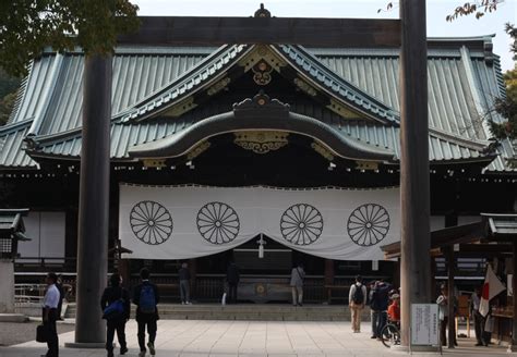 Yasukuni Shrine controversy: War criminals and Yūshūkan museum • You Must Roam